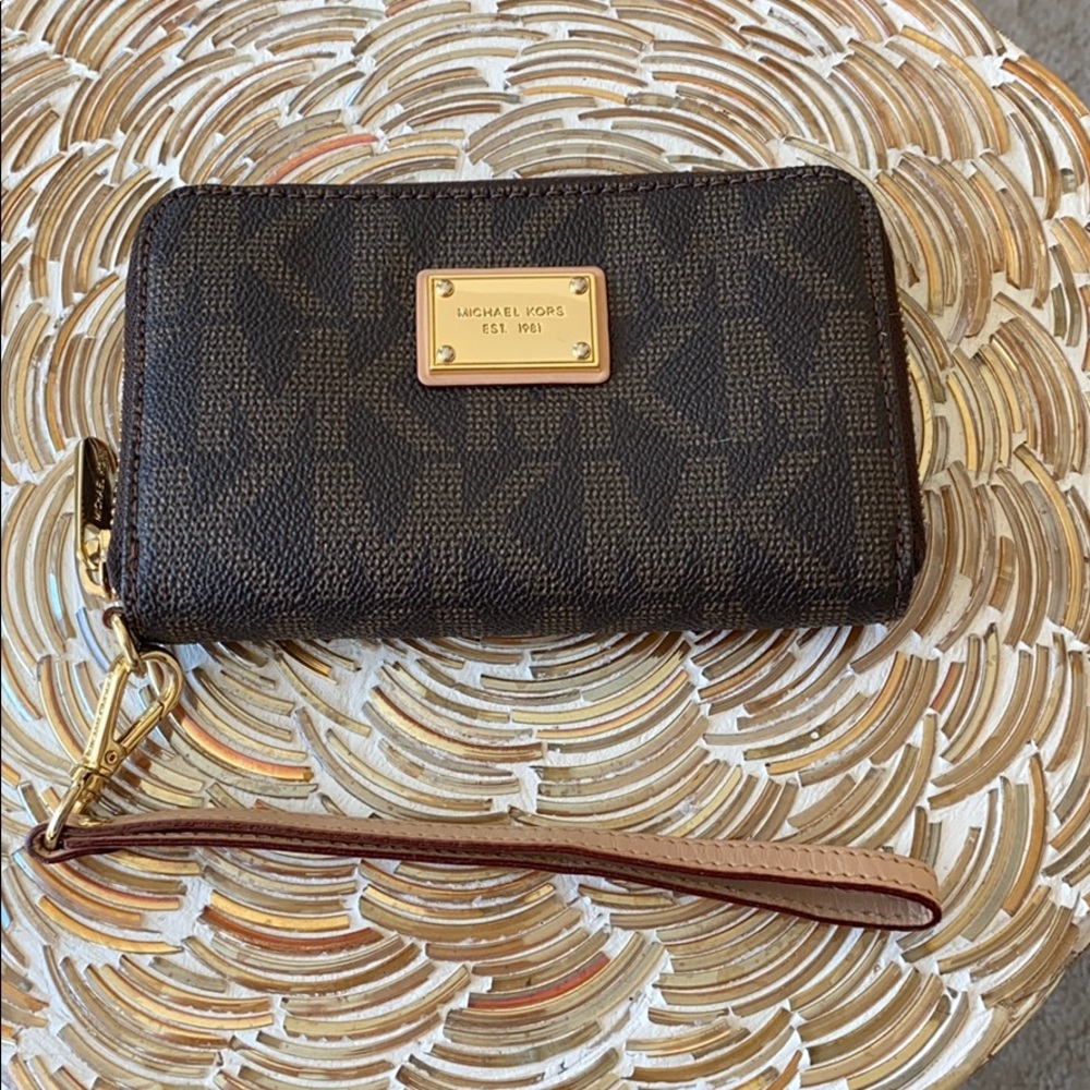 Michael Kors wristlet
